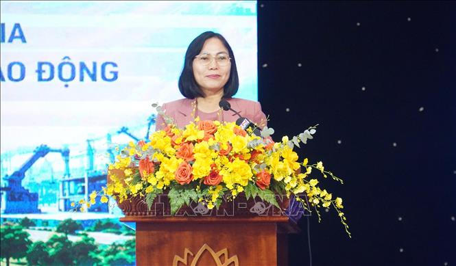 Bà Nguyễn Thị Hoàng, Phó Chủ tịch UBND thành phố Đồng Nai phát biểu tại hội nghị. Ảnh: Công Phong - TTXVN