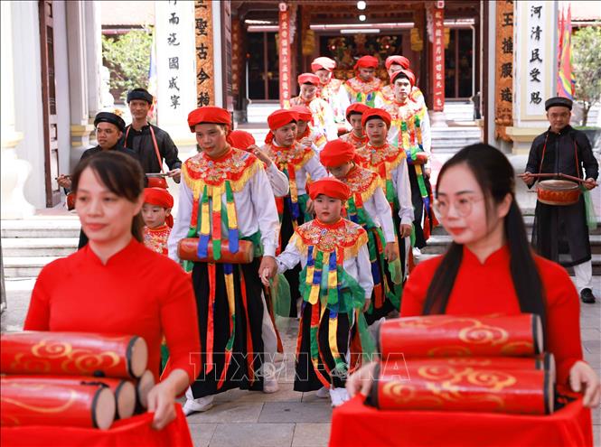 Thành viên lớp học truyền dạy “múa bồng”, lớp học đầu tiên của Trung tâm học tập cộng đồng điểm (phường Thanh Liệt). Ảnh: Thanh Tùng  -TTXVN