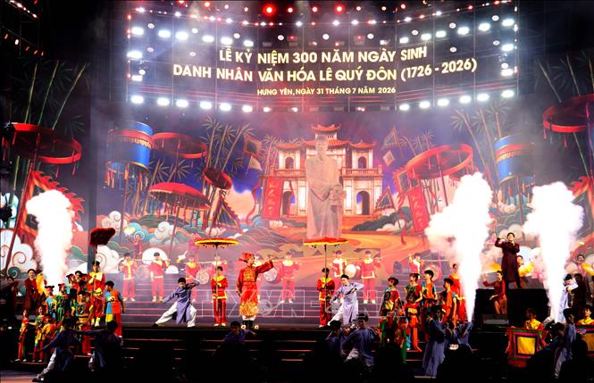 Chương trình nghệ thuật đặc biệt tại Lễ kỷ niệm 300 năm ngày sinh Danh nhân văn hóa Lê Quý Đôn. Ảnh: Đinh Văn Nhiều -TTXVN