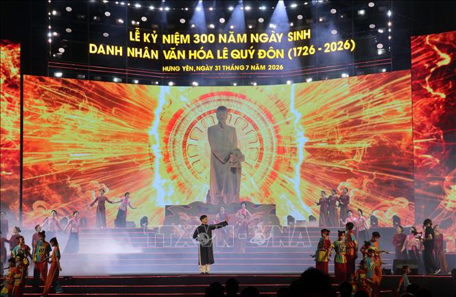 Chương trình nghệ thuật tại Lễ kỷ niệm 300 năm ngày sinh Danh nhân văn hóa Lê Quý Đôn. Ảnh: Đinh Văn Nhiều -TTXVN