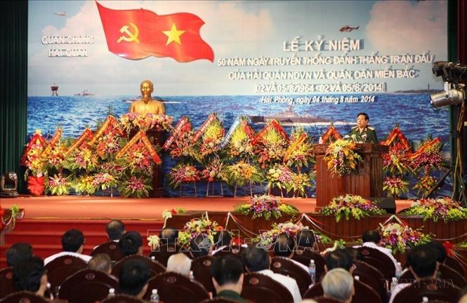 Lễ kỷ niệm 50 năm Ngày truyền thống đánh thắng trận đầu của Hải quân Nhân dân Việt Nam và quân, dân miền Bắc (ngày 2 và 5/8/1964 - ngày 2 và 5/8/2014). Ảnh: Doãn Tấn - TTXVN