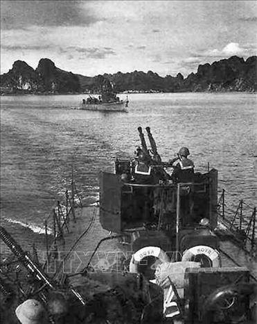 Tàu hải quân Việt Nam chiến đấu trên vùng biển Đông Bắc năm 1964. Ảnh: Tư liệu/TTXVN phát