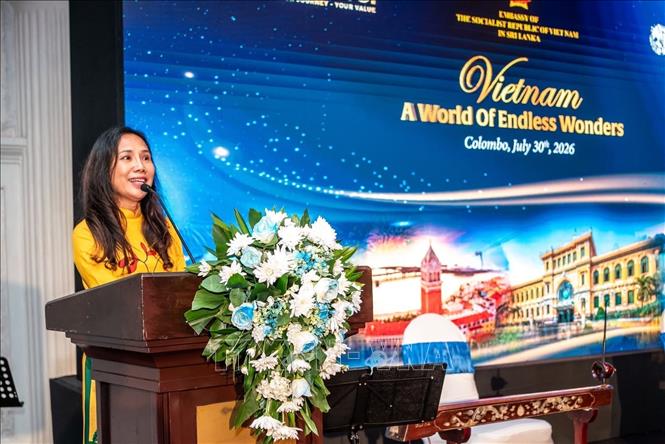 Đại sứ Việt Nam tại Sri Lanka Trịnh Thị Tâm phát biểu khai mạc sự kiện. Ảnh: Đại sứ quán cung cấp/TTXVN phát
