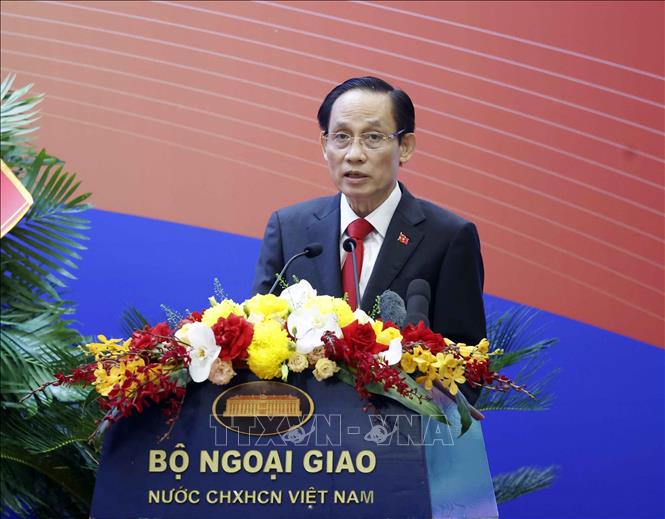 Đồng chí Lê Hoài Trung, Uỷ viên Bộ Chính trị, Bộ trưởng Bộ Ngoại giao phát biểu khai mạc. Ảnh: Thống Nhất – TTXVN