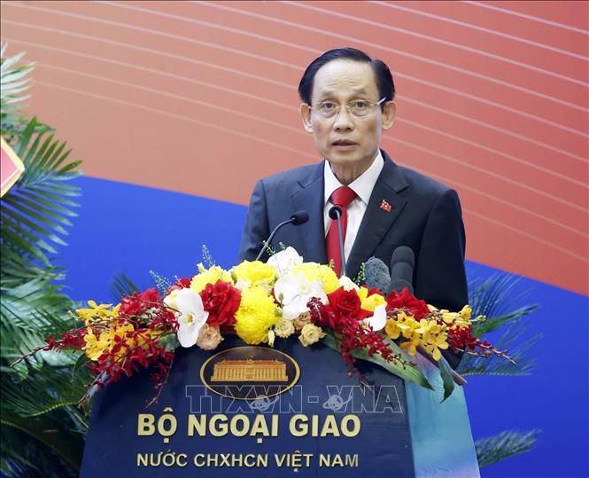 Đồng chí Lê Hoài Trung, Uỷ viên Bộ Chính trị, Bộ trưởng Bộ Ngoại giao phát biểu khai mạc. Ảnh: Thống Nhất – TTXVN