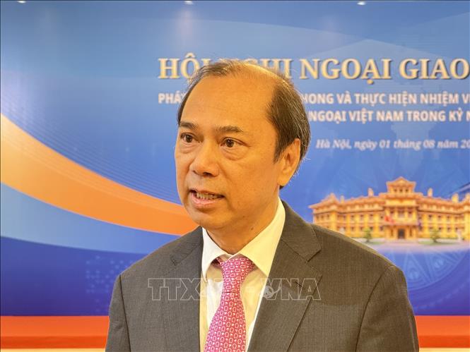 Đại sứ Việt Nam tại Hoa Kỳ, Nguyễn Quốc Dũng trả lời phỏng vấn. Ảnh: Hải Ngọc - TTXVN
