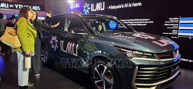 Mẫu xe nội địa ứng dụng công nghệ AI của Malaysia. Ảnh: Bùi Hoàn - PV TTXVN tại Malaysia 