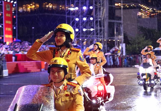 Thực binh biểu dương lực lượng tại lễ khai mạc. Ảnh: Trần Lê Lâm - TTXVN