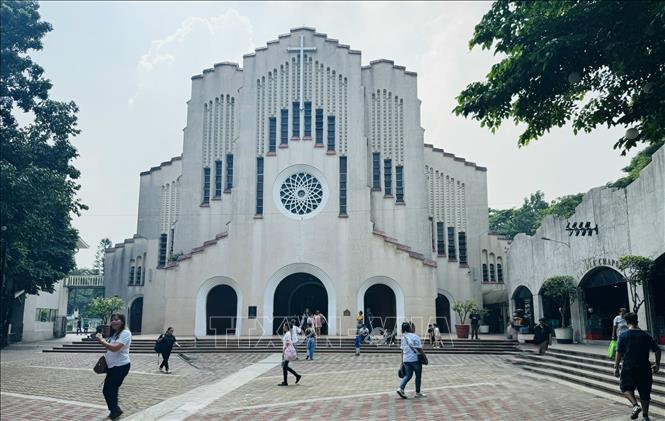 Toàn cảnh nhà thờ Baclaran nhìn từ bên ngoài. Ảnh: Đỗ Quyên – PV TTXVN từ Philippines