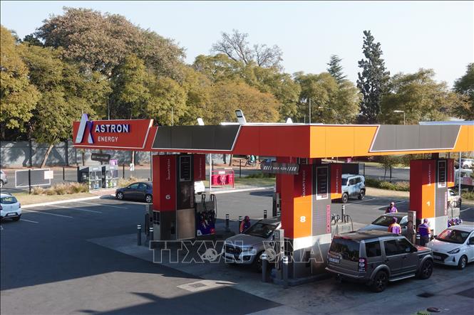 Một trạm xăng ở Johannesburg, Nam Phi. Ảnh: THX/TTXVN phát