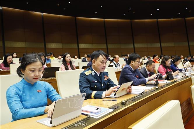 Đoàn đại biểu Quốc hội tỉnh Lào Cai dự phiên họp. Ảnh: Doãn Tấn - TTXVN