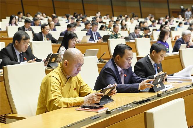 Đoàn đại biểu Quốc hội tỉnh Điện Biên dự phiên họp. Ảnh: Doãn Tấn - TTXVN