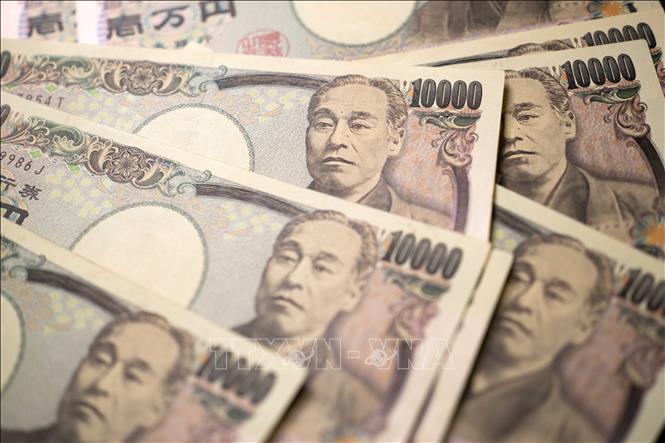 Đồng tiền mệnh giá 10.000 yen của Nhật Bản. Ảnh: THX/TTXVN phát