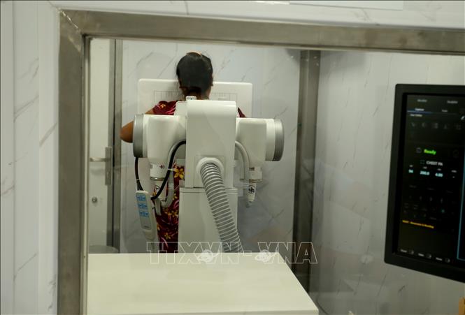 Khám sức khỏe miễn phí cho người dân phường Vị Tân, thành phố Cần Thơ. Ảnh: Duy Khương – TTXVN