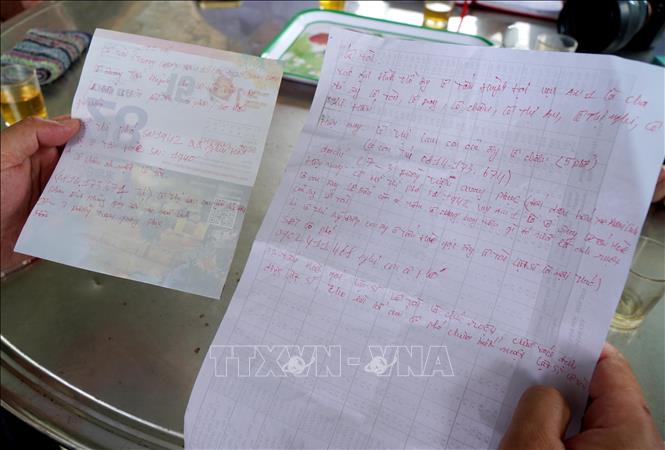 Các dữ liệu xác minh hoàn toàn trùng khớp với hồ sơ đi B của ông Lê Tài. Ảnh: Lê Phước Ngọc - TTXVN 