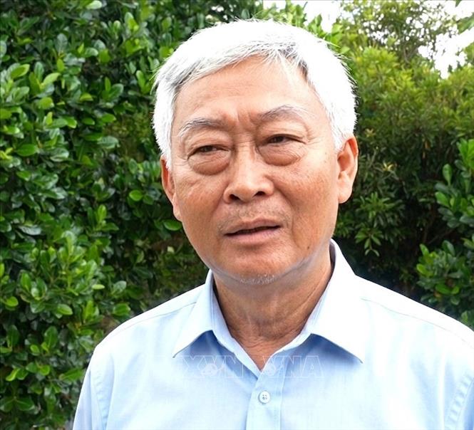 Ông Nguyễn Hữu Lý, đảng viên hưu trí khu phố Tân Xuân 1, phường Long An (Tây Ninh) nhận định: Quy định số 207-QĐ/TW tạo cơ sở để mỗi đảng viên tự soi, tự sửa, phát huy vai trò tiên phong, gương mẫu trong công tác và cuộc sống. Ảnh: Thanh Bình - TTXVN