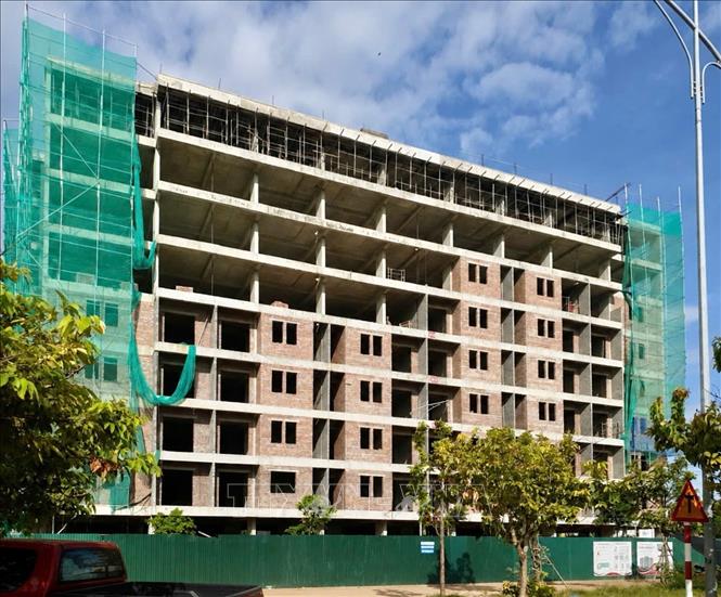 Dự án Nhà ở xã hội Lộc Ninh 1 tại phường Đồng Thuận, tỉnh Quảng Trị với quy mô 309 căn hộ, đang được gấp rút hoàn thiện. Ảnh: Nguyên Linh – TTXVN