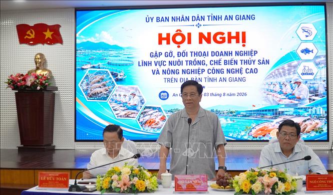 Ủy viên Trung ương Đảng, Chủ tịch UBND tỉnh An Giang Hồ Văn Mừng phát biểu kết luận. Ảnh: Văn Sĩ - TTXVN     