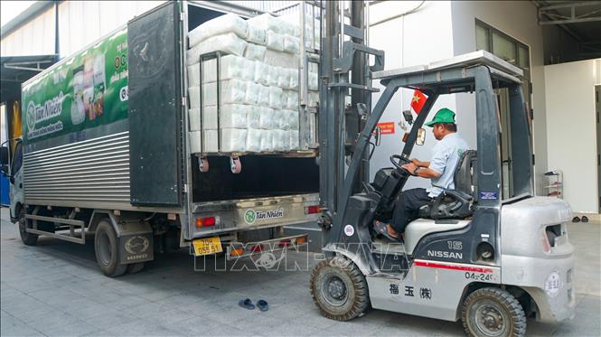 Export activities in Tay Ninh province. VNA Photo: Minh Phú