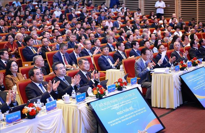 Thủ tướng Lê Minh Hưng dự Phiên toàn thể Hội nghị Ngoại giao lần thứ 33. Ảnh: Dương Giang – TTXVN 
