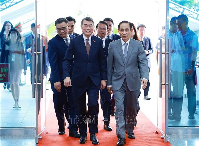 Thủ tướng Lê Minh Hưng đến dự Phiên toàn thể Hội nghị Ngoại giao lần thứ 33. Ảnh: Dương Giang – TTXVN 
