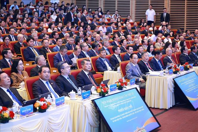 Thủ tướng Lê Minh Hưng dự Phiên toàn thể Hội nghị Ngoại giao lần thứ 33. Ảnh: Dương Giang – TTXVN 
