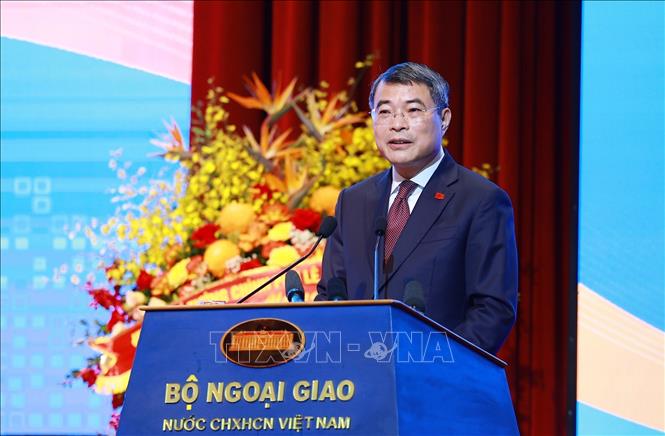 Thủ tướng Lê Minh Hưng phát biểu tại Phiên toàn thể Hội nghị Ngoại giao lần thứ 33. Ảnh: Dương Giang – TTXVN 
