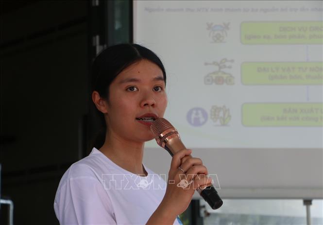 Bà Nguyễn Hữu Diễm Hà, cán bộ dự án IRRI phát biểu. Ảnh: Duy Khương – TTXVN