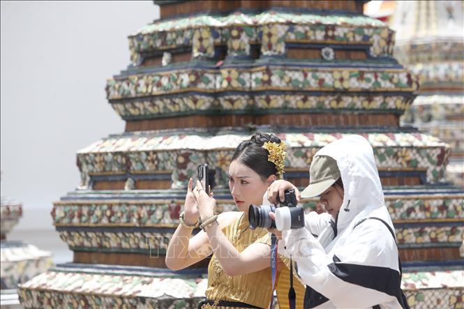 Khách du lịch tại thủ đô Bangkok, Thái Lan. Ảnh: THX/TTXVN phát