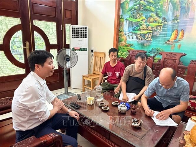 Tỉnh Bắc Ninh đồng loạt tổ chức lấy ý kiến nhân dân đối với hai nội dung quan trọng là Đề án thành lập thành phố Bắc Ninh trực thuộc Trung ương và Quy hoạch chung đô thị Bắc Ninh đến năm 2050, tầm nhìn đến năm 2075. Sau khi nghiên cứu các nội dung lấy ý kiến, người dân Bắc Ninh đồng thuận cao, 99,09% số hộ đồng ý Đề án thành lập thành phố Bắc Ninh trực thuộc Trung ương (11/7/2026). Ảnh: Thái Hùng- TTXVN