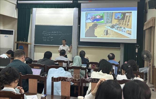 Quang cảnh Bài giảng đại chúng. Ảnh: Diệu Thúy - TTXVN