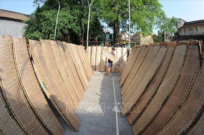  Làng nghề bánh đa nem Thổ Hà, phường Vân Hà, tỉnh Bắc Ninh được công nhận là Di sản văn hóa phi vật thể quốc gia. Đây không chỉ là niềm vinh dự lớn lao, mà còn là trách nhiệm của người dân Thổ Hà trong hành trình gìn giữ và phát huy giá trị truyền thống của quê hương. Ảnh: Việt Hùng – TTXVN