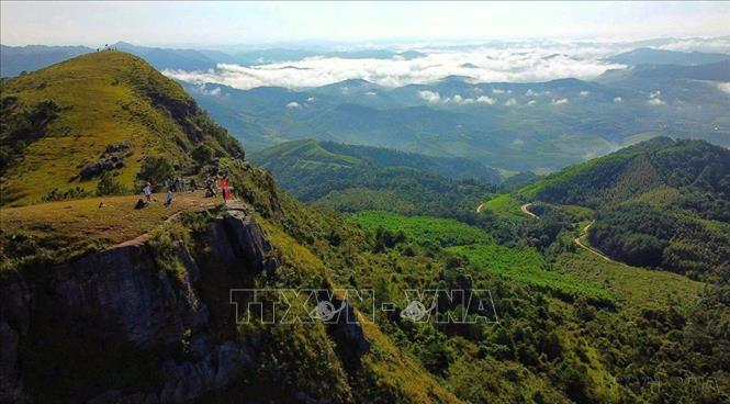 Cao Nguyên Đồng Cao tại xã Vân Sơn (Bắc Ninh) thu hút hàng trăm du khách mỗi ngày trải nghiệm săn mây, cắm trại tận hưởng không khí trong lành với cảnh thiên nhiên đồi núi hùng vỹ. Ảnh: Danh Lam - TTXVN