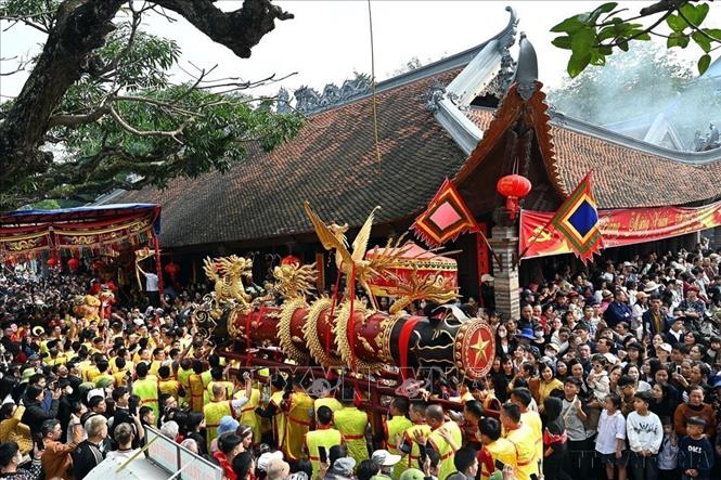 Lễ hội rước pháo Đồng Kỵ, phường Đồng Nguyên (tỉnh Bắc Ninh). Ảnh: TTXVN phát