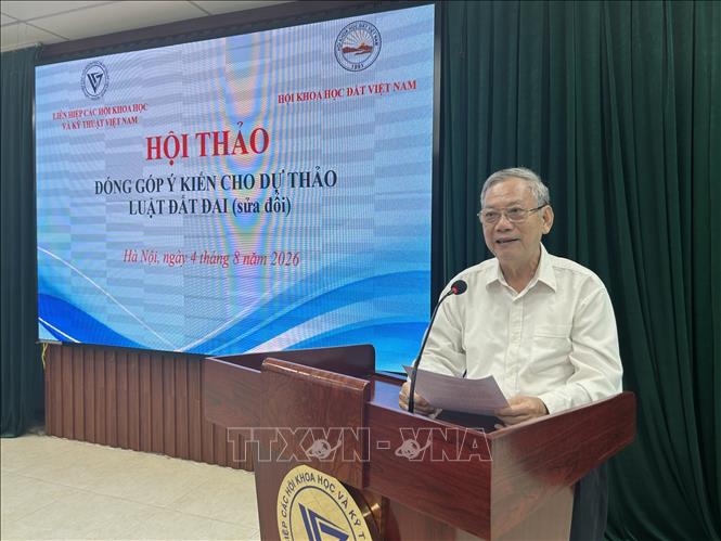 PGS, TS Vũ Năng Dũng, Chủ tịch Hội Khoa học đất Việt Nam đề xuất cần phải chuyển đổi căn bản tư duy từ việc bồi thường về đất, bồi thường thiệt hại về tài sản gắn liền với đất. Ảnh: Diệu Thúy - TTXVN