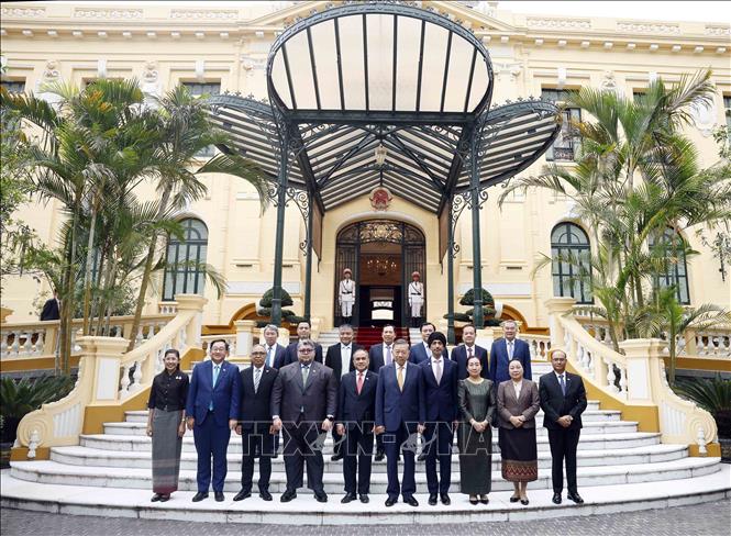 Tổng Bí thư, Chủ tịch nước Tô Lâm và Đại sứ, Đại biện các nước ASEAN tại Hà Nội. Ảnh: Thống Nhất - TTXVN