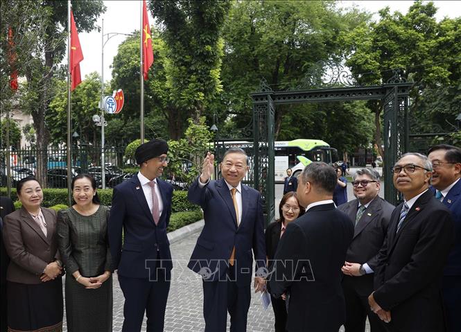 Tổng Bí thư Chủ tịch nước Tô Lâm tiếp Đại sứ các nước ASEAN tại Việt Nam do ngài Francisco Noel R. Fernandez III, Đại sứ Philippines dẫn đầu. Ảnh: Thống Nhất- TTXVN

