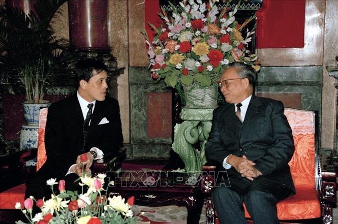 Chủ tịch nước Lê Đức Anh tiếp Thái tử Thái Lan Maha Vajiralongkorn thăm cấp Nhà nước đến Việt Nam (Hà Nội, 15/11/1992). Ảnh: Cao Phong – TTXVN
