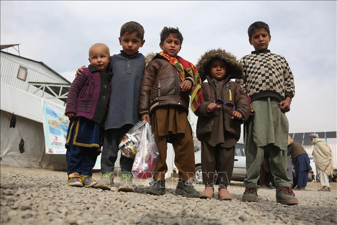 Trẻ em Afghanistan tại một khu trại tị nạn tạm thời ở thủ đô Kabul, Afghanistan, ngày 14/2/2026. Ảnh: THX/TTXVN phát