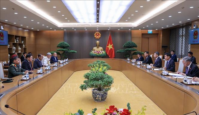 Thủ tướng Lê Minh Hưng tiếp Bộ trưởng Quốc phòng Malaysia Mohamed Khaled bin Nordin. Ảnh: Dương Giang -TTXVN