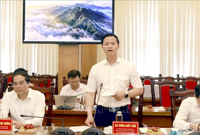 Chủ tịch UBND tỉnh Thái Nguyên Vương Quốc Tuấn phát biểu tại buổi làm việc giữa lãnh đạo tỉnh Thái Nguyên và tỉnh Phú Thọ về chủ trương phối hợp nghiên cứu, chuẩn bị đầu tư Dự án hầm đường bộ Tam Đảo. Ảnh: Hoàng Hùng - TTXVN