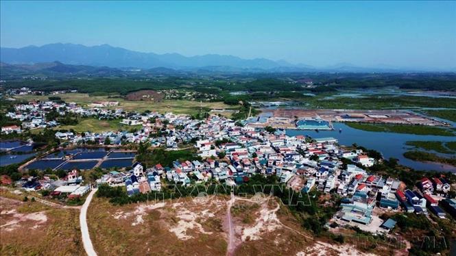 Một góc xã Đường Hoa, tỉnh Quảng Ninh, vùng đất có vị trí chiến lược, kết nối dễ dàng với vùng lân cận và gần khu kinh tế cửa khẩu Móng Cái, tạo thuận lợi lớn cho giao thương, phát triển hạ tầng và thu hút đầu tư. Ảnh: Đức Hiếu - TTXVN
