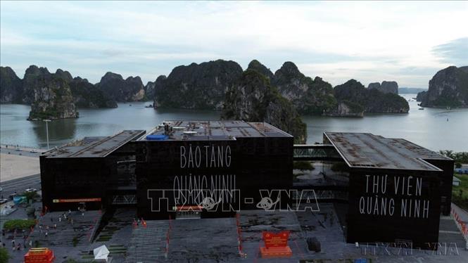  Cụm công trình Bảo tàng – Thư viện tỉnh Quảng Ninh là một tổ hợp kiến trúc hiện đại, độc đáo tại thành phố Hạ Long, tổng mức đầu tư hơn 900 tỷ đồng. Ảnh: Đức Hiếu - TTXVN