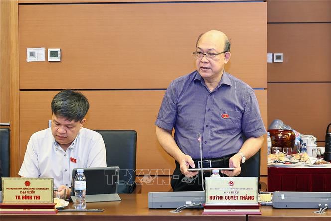 Đại biểu Quốc hội TP Hà Nội Huỳnh Quyết Thắng phát biểu ý kiến. Ảnh: Doãn Tấn - TTXVN