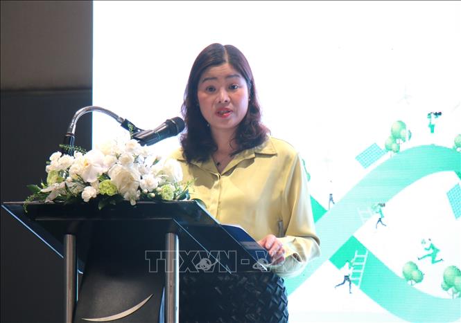 Bà Trần Thị Mai Hương, Phó Chủ tịch Ủy ban Cạnh tranh Quốc gia, phát biểu tại Hội thảo. Ảnh: Hương Giang - TTXVN