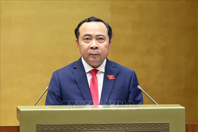 Bộ trưởng Bộ Khoa học và Công nghệ Vũ Hải Quân, thừa ủy quyền của Thủ tướng Chính phủ trình bày Tờ trình về dự án Luật sửa đổi, bổ sung một số điều của Luật Tần số vô tuyến điện, Luật Viễn thông, Luật Giao dịch điện tử và Luật Chuyển giao công nghệ. Ảnh: Doãn Tấn - TTXVN