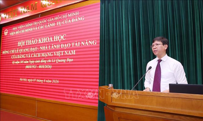 PGS.TS Lý Việt Quang, Viện trưởng Viện Hồ Chí Minh và các lãnh tụ của Đảng phát biểu khai mạc và đề dẫn hội thảo. Ảnh: Văn Điệp – TTXVN