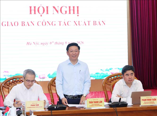 Đồng chí Trần Thanh Lâm, Uỷ viên Trung ương Đảng, Phó Trưởng Ban Tuyên giáo Trung ương phát biểu chỉ đạo hội nghị. Ảnh: Phương Hoa - TTXVN