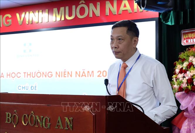 Thiếu tướng, PGS.TS Hoàng Thanh Tuyền, Giám đốc Bệnh viện 199 phát biểu khai mạc hội thảo. Ảnh: Trần Lê Lâm - TTXVN 