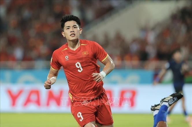 Đình Bắc ghi bàn mở tỷ số cho tuyển Việt Nam ở phút 18. Ảnh: Minh Quyết - TTXVN